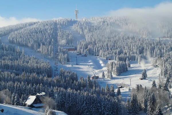 Skiareál a trail park Klínovec: Celoroční Ráj pro Milovníky Přírody a Sportu