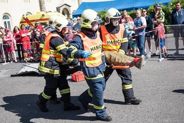 FOTO, VIDEO: Rumburští hasiči ovládli vyprošťování