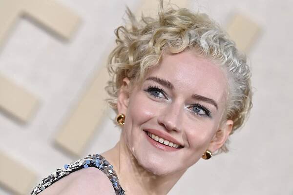 Julia Garner the MCU's new Silver Surfer