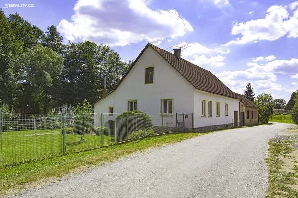 Prodej  rodinného domu 1 028 m², pozemek 1 216 m², Nová Bystřice - Albeř, okres Jindřichův Hradec