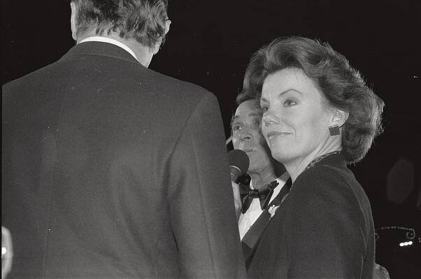 Category:Marsha Mason - Wikimedia Commons