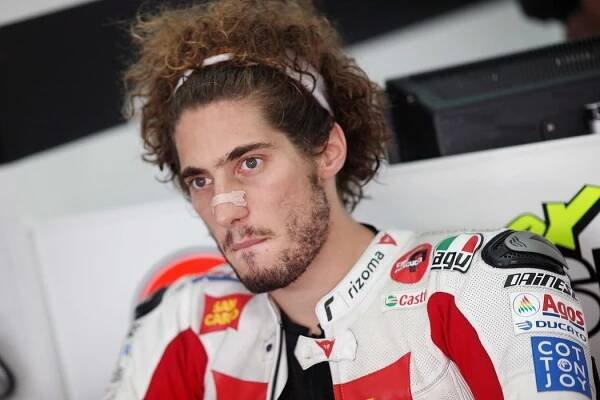 Tragédie při MotoGP. V Sepangu zahynul hvězdný Simoncelli