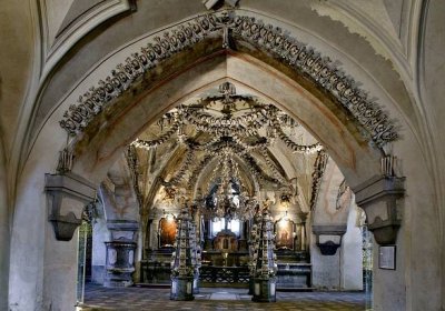 Kostel Všech svatých s kostnicí zdroj: České dědictví UNESCO