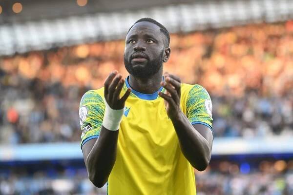 Leeds United considering move to sign free agent Cheikhou Kouyate