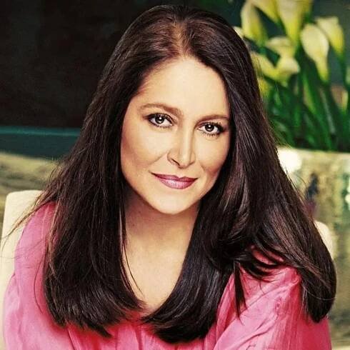 Daniela Romo - Telenovely.net ... vše o telenovelách na jednom místě