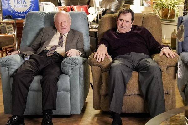 Malý Sheldon - Vanilková zmrzlina, nápadníci a jídelní sestava - Z filmu - Wallace Shawn, Richard Kind