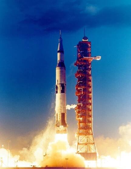 File:Launch Apollo4.jpg - Wikimedia Commons