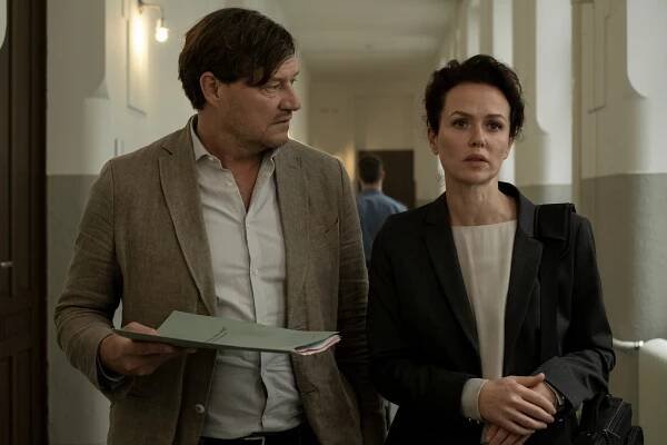 Ve víně je vražda - Besuch - Z filmu - Harald Windisch, Melika Foroutan