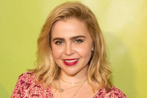 Mae Whitman, WCW