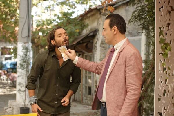 Kalk Gidelim - Episode 13 - Z filmu - Erkan Sever