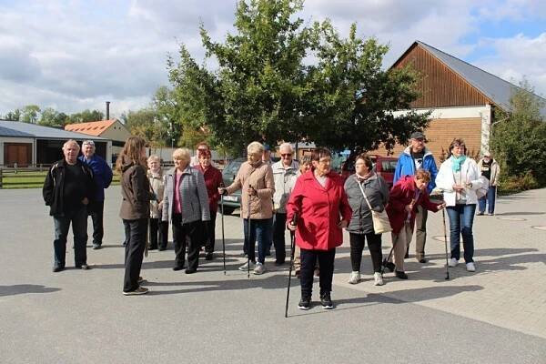 Výlet seniorů do ekocentra Čapí hnízdo 19.9.2019 - Obec Vinary