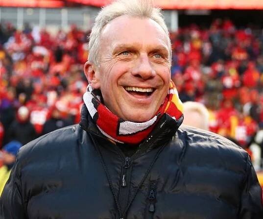 Joe Montana Biography - Facts, Childhood, Family Life & Achievements