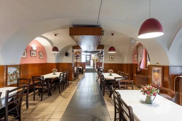 Restaurace na atraktivním místě u Bílé Labutě | GROO reality - v péči osobního makléře od roku 2000
