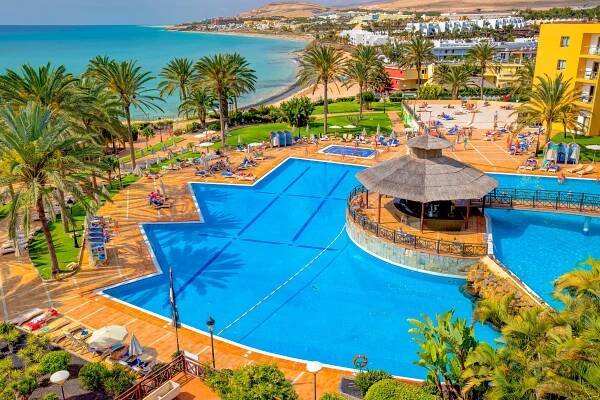 Bazén v ubytování SBH Costa Calma Beach Resort Hotel nebo v jeho okolí