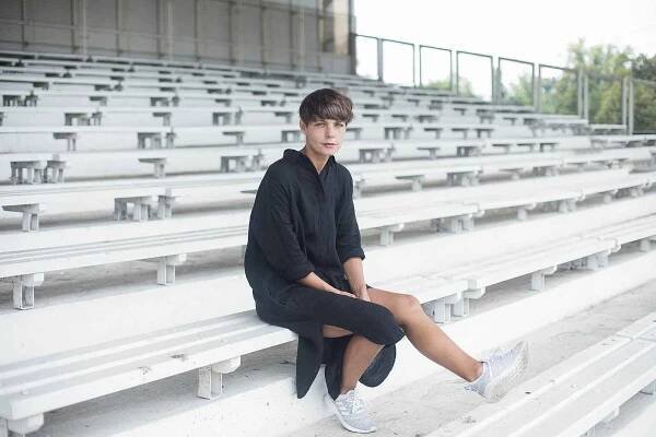 Renata Prokopová je česká herečka. Je rodačka ze Lhoty u Vsetína. Vystudovala DAMU a žije v Praze. Hrála v seriálech Rodinná pouta, Ulice, Modrý kód, Kriminálka Anděl či Bohéma. Činí se také na divadelních prknech.
