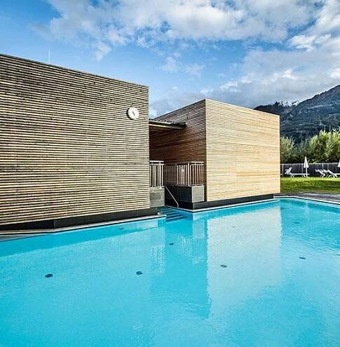 External sauna and a swimming pool
