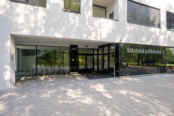 POLIKLINIKA URXOVA NERATOVICE - Stavba roku