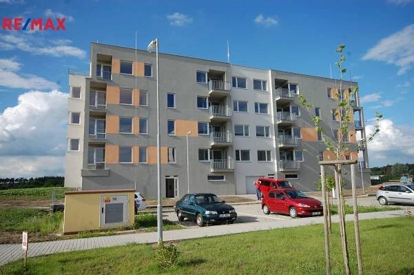 Pronájem bytu 4+kk 84 m², U Hřiště, Velký Osek
