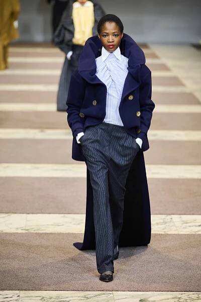 FASHIONVIEW - Show Viktor & Rolf. Haute Couture FW 22/23.