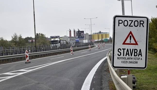 Konec kolon na D46 v Prostějově, velká přestavba křižovatky je ve finále