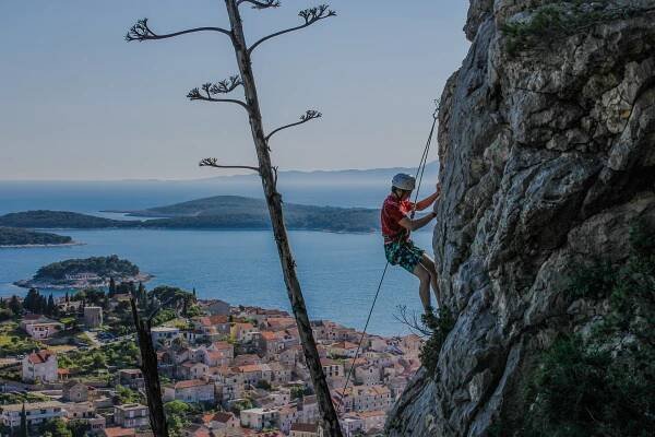 Hvar sea kayaking - Sea Kayaking, Rock climbing and Hiking