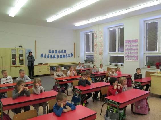 Šesťáci čtou v první třídě - ZŠ a MŠ Dubicko