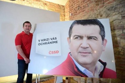 Hamáček vrací úder: Za označení za vlastizrádce chce 10 milionů korun a omluvu od opozice