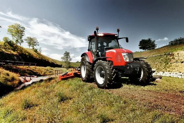 McCormick X6 - univerzální traktor pro všechny