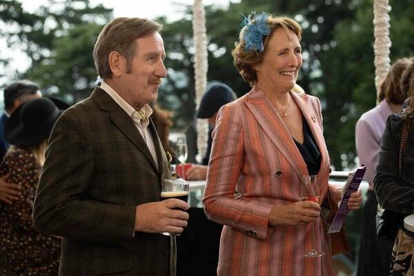 Michael Smiley, Fiona Shaw - Zlé sestry - Hodné sestry - Z filmu