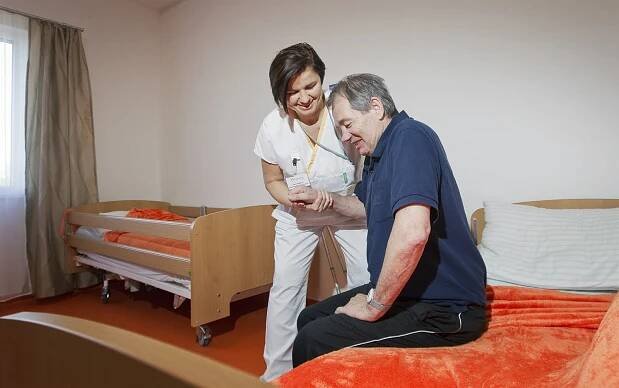 Senioři s Alzheimerovou chorobou mají v Plzni nový pečovatelský dům