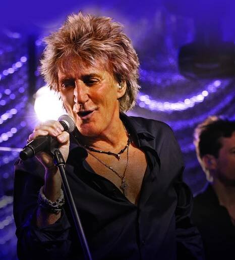 Rytířský chraplák. Rod Stewart přiveze příští rok do Prahy největší hity