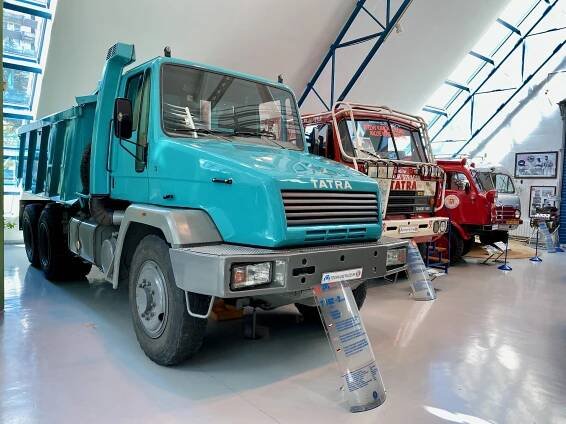 Auto, které šokovalo svět, kabriolet pro Stalina i legendární náklaďáky. Muzeum Tatry v Kopřivnici opečovává úžasné skvosty národní historie