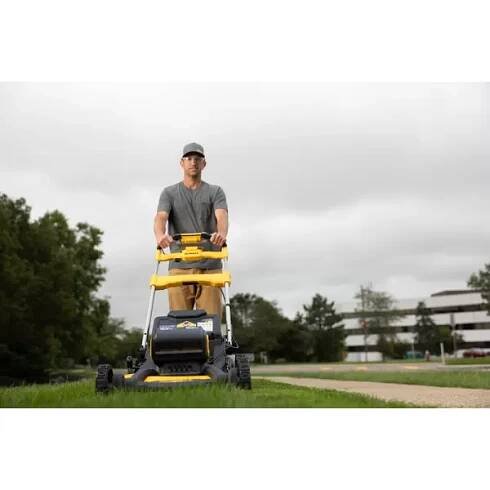 Sekačka aku s pojezdem DeWalt DCMWSP156N, 18V, bez aku : Dewalt-eshop.cz