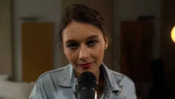 Přehrát hudební video Zničená zem (Acoustic) od interpreta Kateřina Marie Tichá