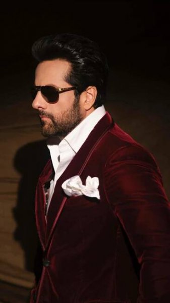 Fardeen Khan : Net Worth, Height, Weight, Age, Affairs, Wiki, Facts and Figures 4
