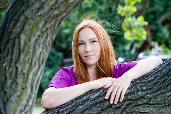Kuriozity na kandidátkách: Poslanci chtějí být alchymistka, provazochodkyně i puškař
