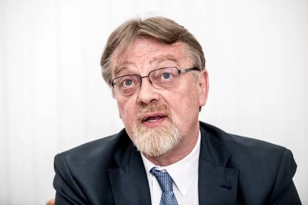 Štěchovým náměstkem je Kovář, nahradil obviněnou Kratochvílovou