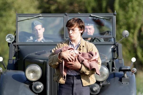 X-company - Smrtící polibek - Z filmu - Connor Price