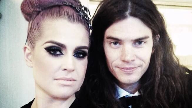 Závislost na otci? Kelly Osbourne chce snubní prsten podle Ozzyho náušnice