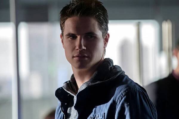 Lidé zítřka - Thanatos - Z filmu - Robbie Amell