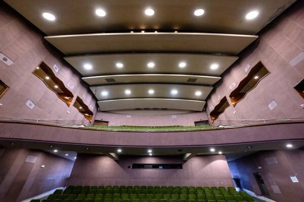 Ústí nad Labem hledá dodavatele audiovizuální techniky do kinosálu Domu kultury