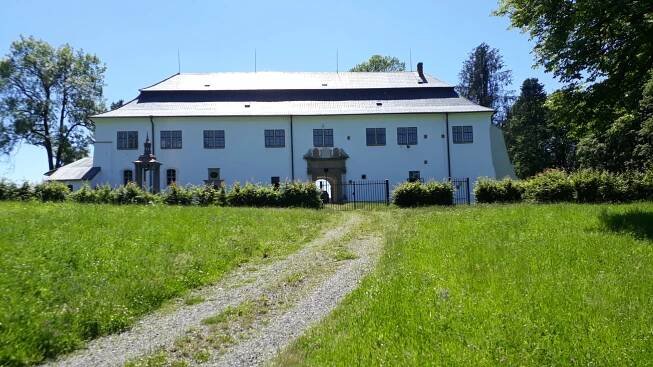 Zámek ve Studenci zapomněli komunisté znárodnit, vzpomněli si na něj dva roky po Únoru