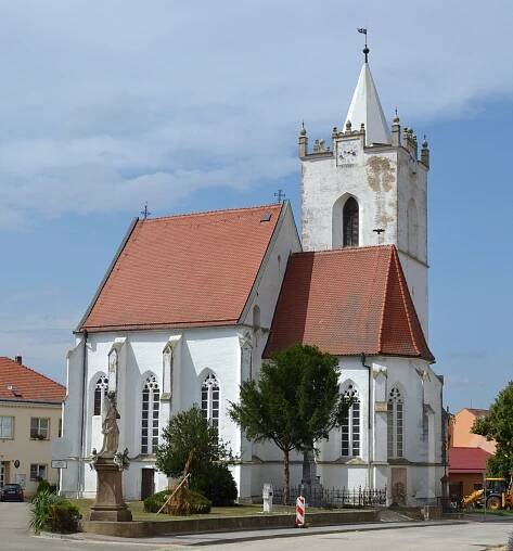 Kostel svatého Mikuláše a Václava (Pouzdřany)