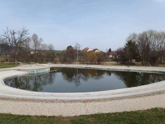 Soubor:Honětice, biotop Dvůr Honětice (2).jpg – Wikipedie
