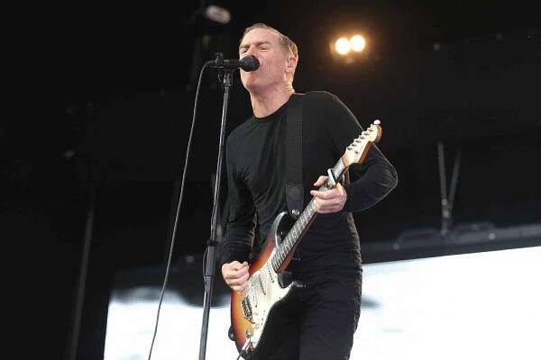 Fotogalerie: Bryan Adams v O2 Areně. - Deník.cz