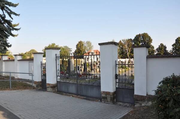 Lenešice | Detail hřbitova | Databáze historických hřbitovů