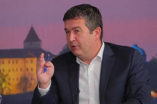 Hamáček: Pro nouzový stav v celém Česku není teď důvod, sejít se mají štáby v krajích