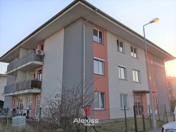 Prodej novostavby bytu 1+kk+B, 38 m2, Lysá nad Labem, ulice Vichrova, 3 750 000 Kč