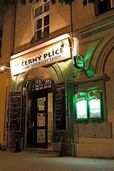U černý plíce Praha | Apetee