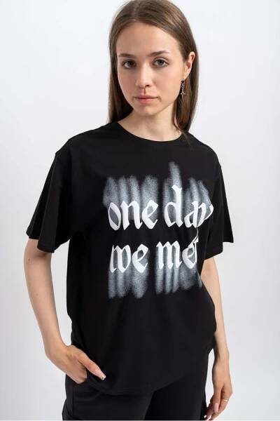 Dívčí černé oversize tričko s potiskem "ONE DAY WE MET" – 7–17 let, vel. 134–170 | Reporter Young